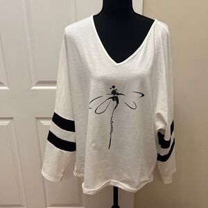 Women's White and Black Graphic V-Neck Top